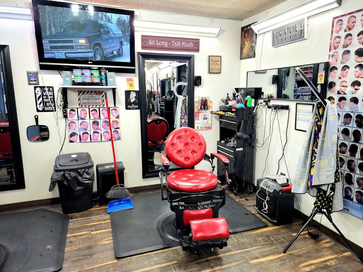 A barber station at Exclusive Barbershop